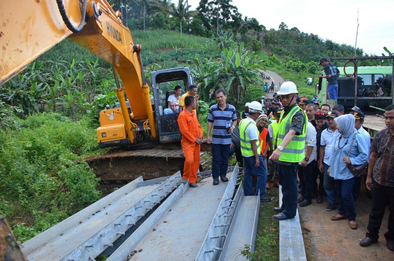  Gubernur : Jalan Yang Putus Segera Dipasang Jembatan Bailey