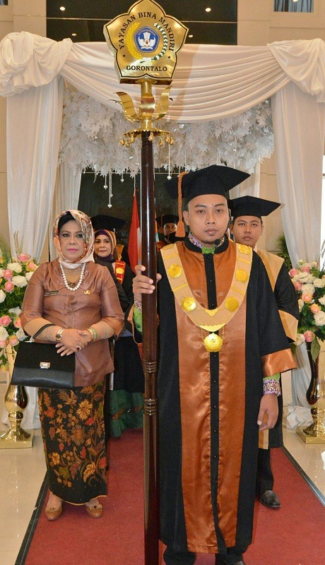  Sekdaprov Hadiri Wisuda STIMB Gorontalo, STIM Boalemo dan Pasca Sarjana STIA Bina Taruna