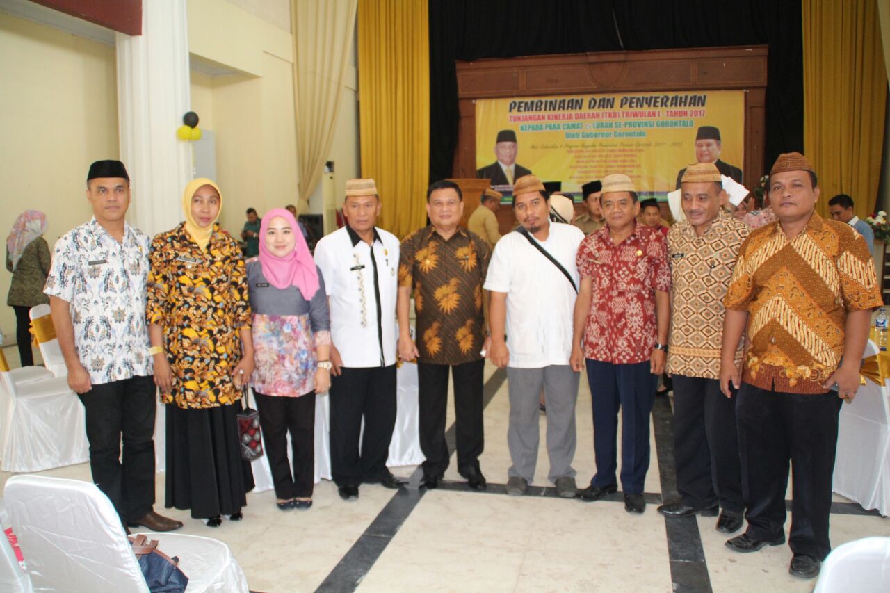  Wagub Serahkan TKD Camat dan Lurah se Provinsi Gorontalo