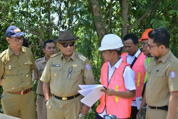  Gubernur Tinjau Pekerjaan Jalan di Wilayah Perbatasan