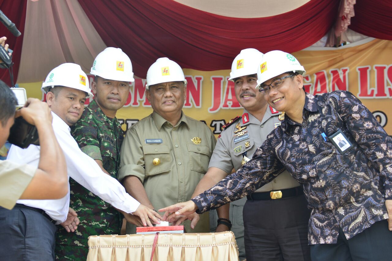  Puluhan Tahun Gelap, Kini Listrik Terangi Owata-Mongiilo