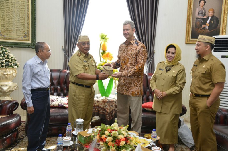  Australian Deputy Ambassador Meets The Governor of Gorontalo