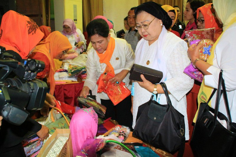  Ibu Negara Apresiasi Kerajinan Tangan Gorontalo