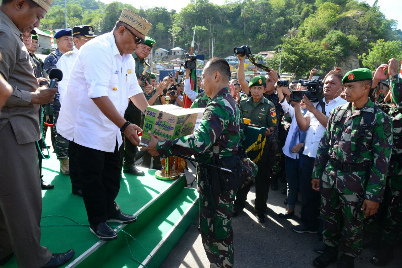  Satgas Perbatasan Batalyon 715 Terima Bantuan Pemprov Gorontalo