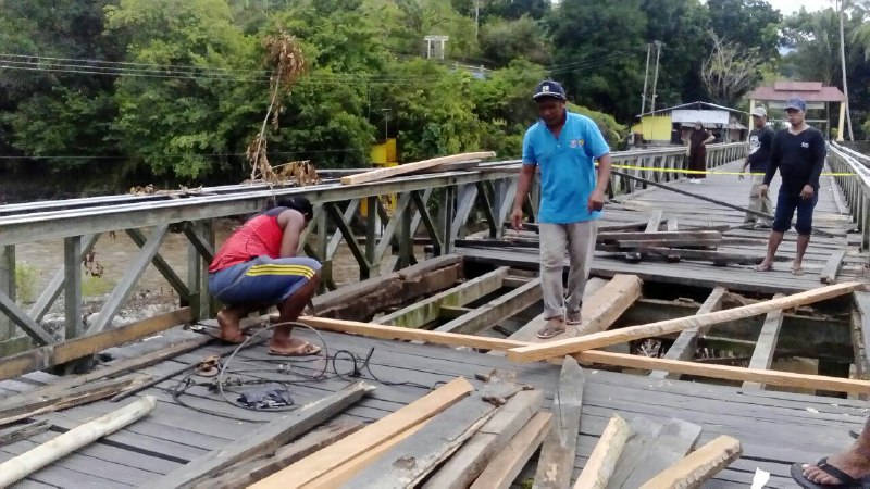  Kadis PU-PR : Jembatan Molindogupo Sedang Diperbaiki