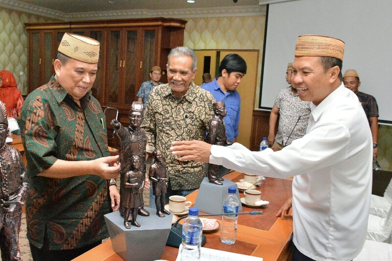  Tiga Peserta Sayembara Paparkan Desain Patung BJ Habibie