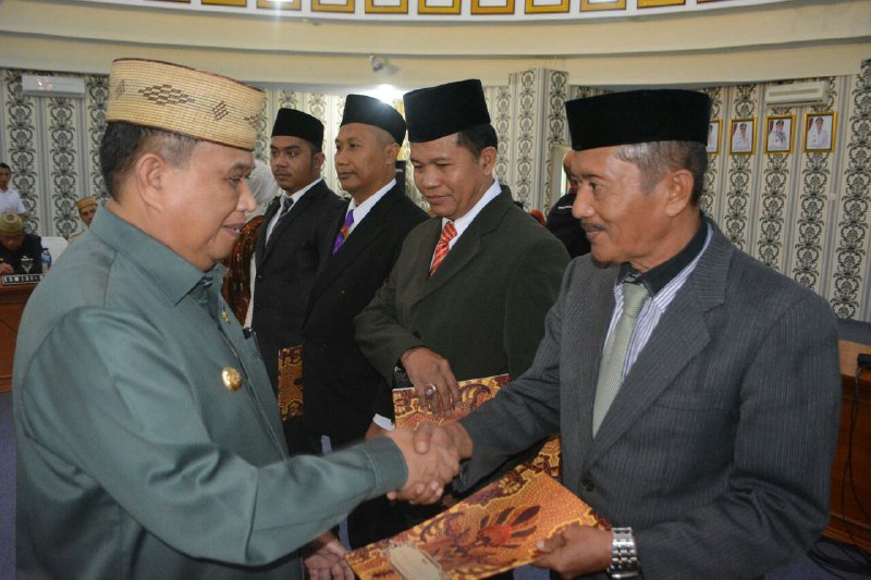  Wagub Lantik 7 Anggota KPID Provinsi Gorontalo