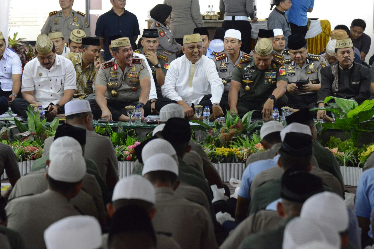  Jaga Silaturahim, Pemprov Gorontalo dan TNI – Polri Gelar Buka Puasa Bersama