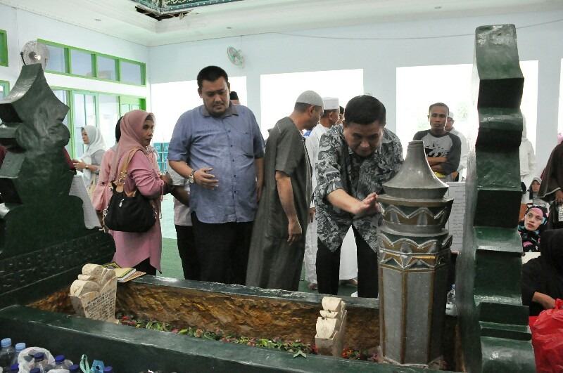  Wagub Gorontalo Ziarahi Makam Pendiri Alkhairaat