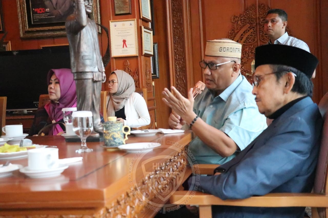  BJ Habibie Setuju Desain Patung Dirinya Dimonumenkan