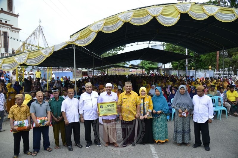  Gubernur Gorontalo Bantu 500 Juta Masjid Agung Boalemo