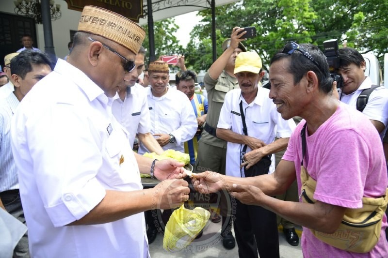  Kampanyekan Gemarikan, Abang Bentor Dapat Ikan Gratis