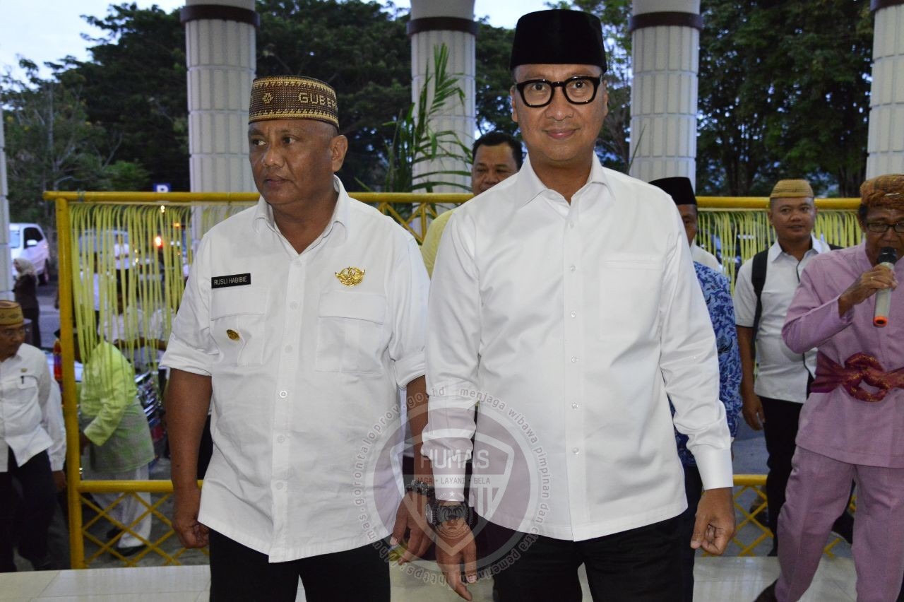  Hadiri HKSN 2018, Menteri Sosial Disambut Adat Mopotilolo