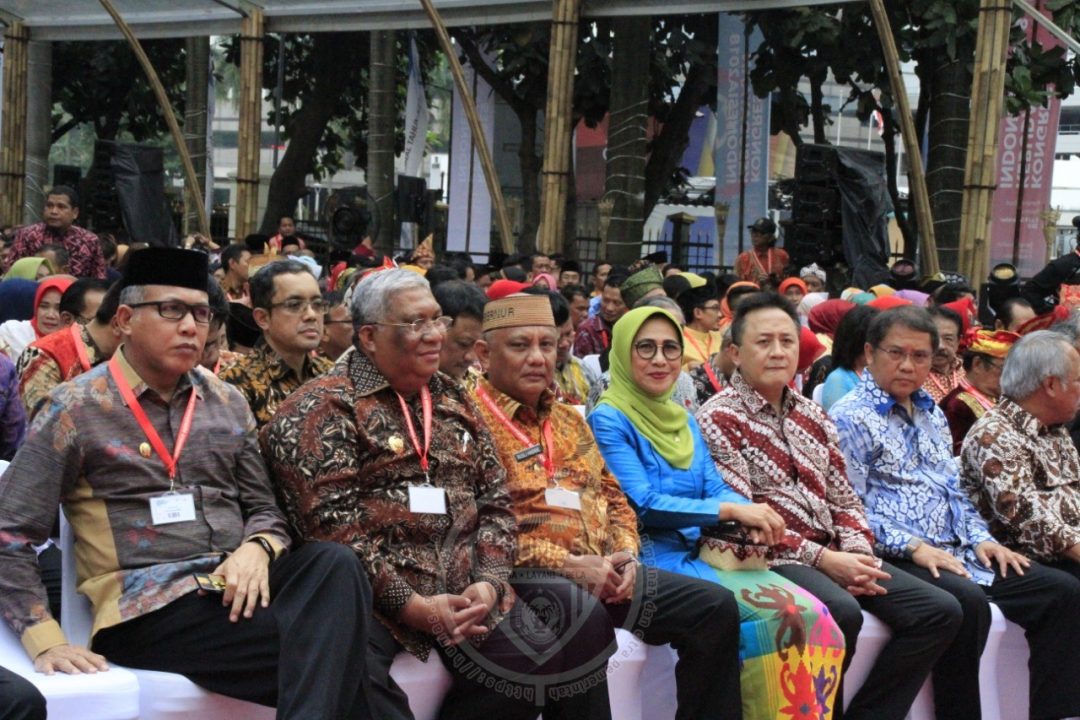  Gubernur Serahkan PPKD Gorontalo di Kongres Kebudayaan Indonesia