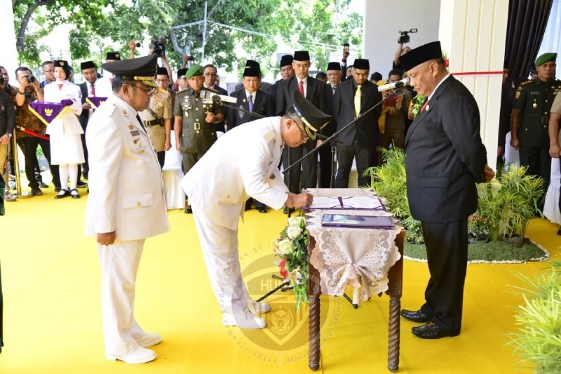  Gubernur Gorontalo Lantik Bupati dan Wabup Gorut