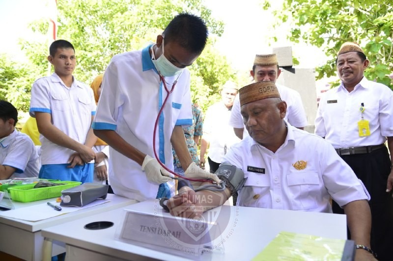  Gubernur Gorontalo Fasilitasi Penambahan Guru Dokter SMK Tridharma