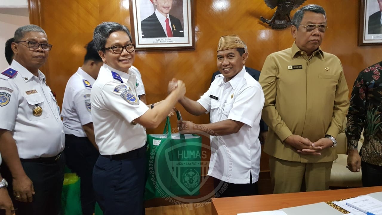  10 Unit Bus BRT Diserahterimakan ke Pemprov Gorontalo