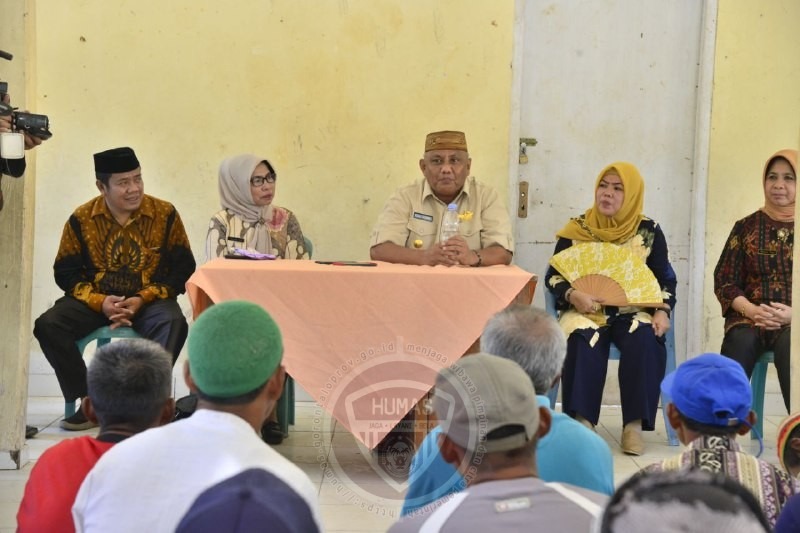  Gubernur Gorontalo Selesaikan Karut Marut Pengelolaan Transmigrasi (Bagian III – habis).