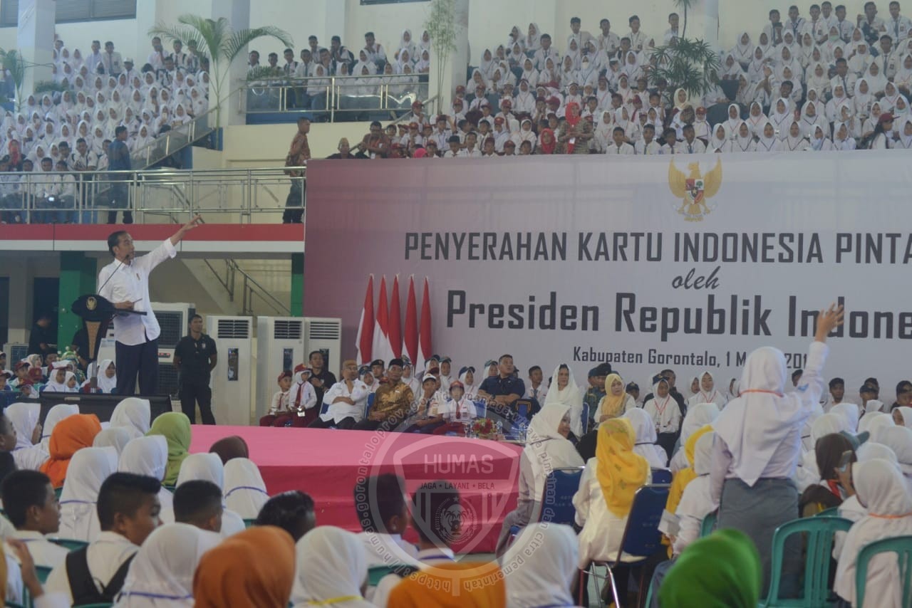  Jokowi Bagi KIP untuk 4.000 Siswa Gorontalo