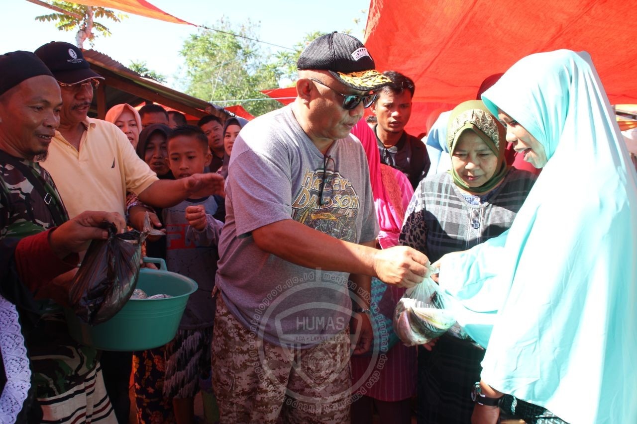  Pastikan Harga Sembako Stabil,  Gubernur Gorontalo Blusukan di Pasar