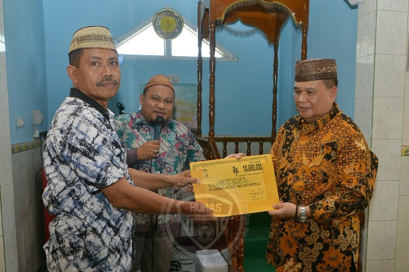  Terima Bantuan Pemprov, Renovasi Masjid Al-Ikhlas Padebuolo Dilanjutkan