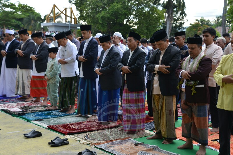  Wagub Gorontalo Salat Idulfitri Bersama Warga di Lapangan Taruna