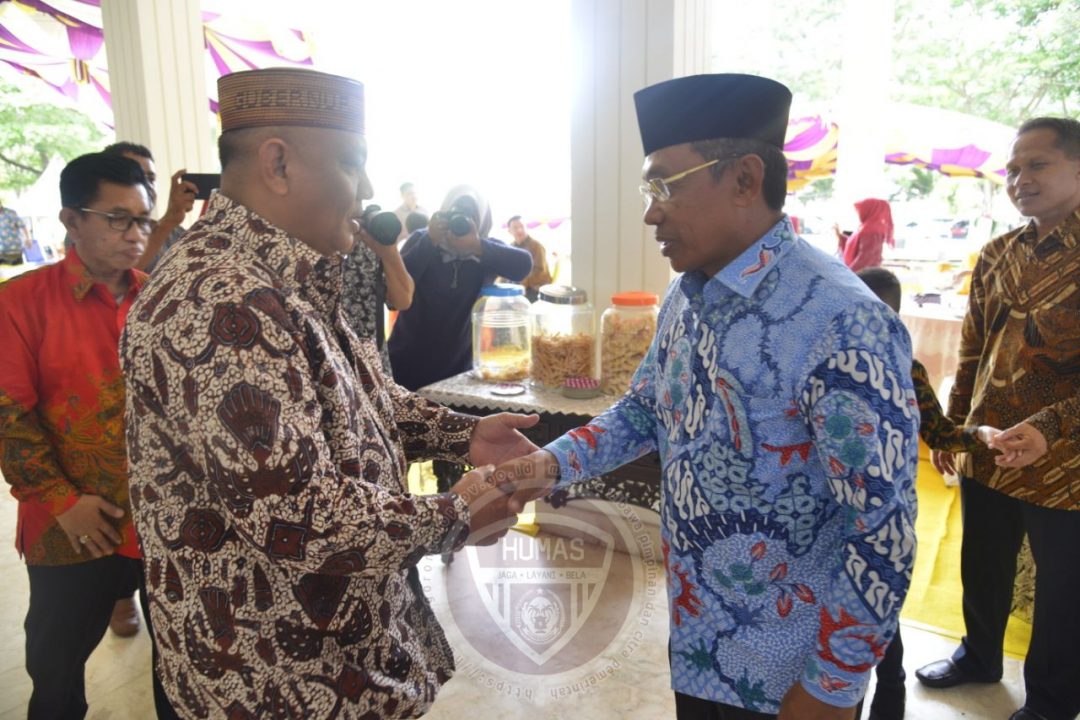  Lebaran Hari Kedua, Gubernur Rusli Silahturahmi Dengan Bupati/Walikota