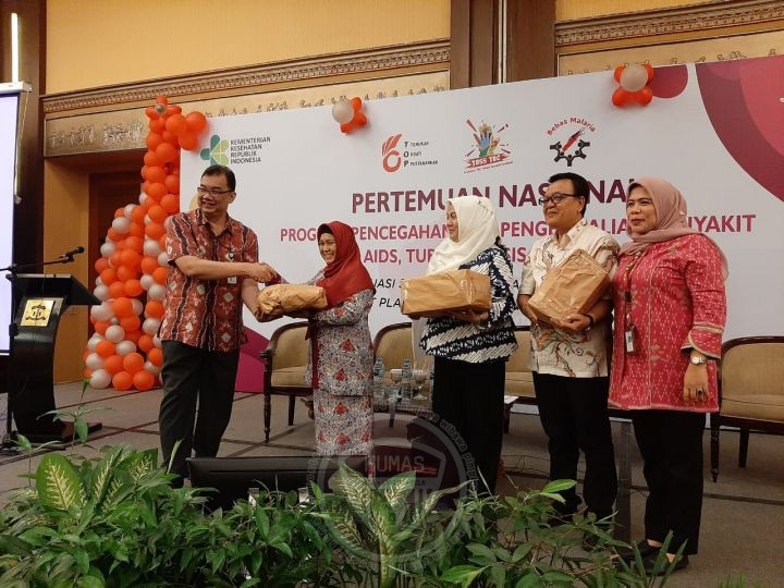  Gorontalo Terima Penghargaan Program P2P Kolaborasi TBC – HIV