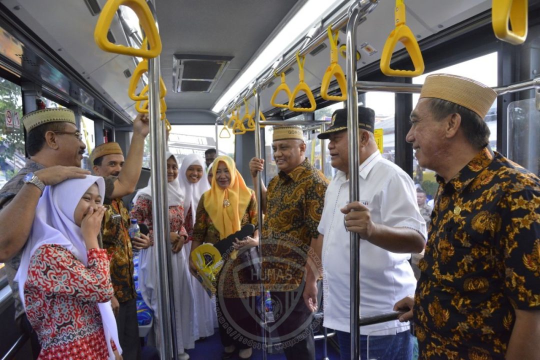  Bus Siswa NKRI Mulai Dinikmati Warga Kecamatan Bone