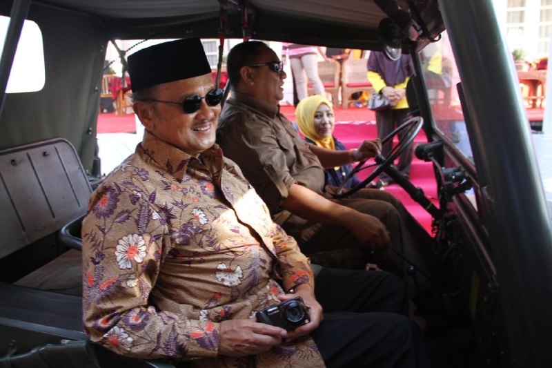  Gubernur Gorontalo Ikuti Proses Pemakaman BJ Habibie