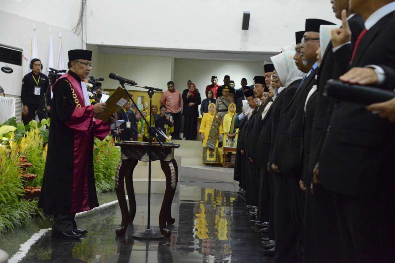  SK Pimpinan Dewan Gorut Ditandatangani Gubernur Gorontalo