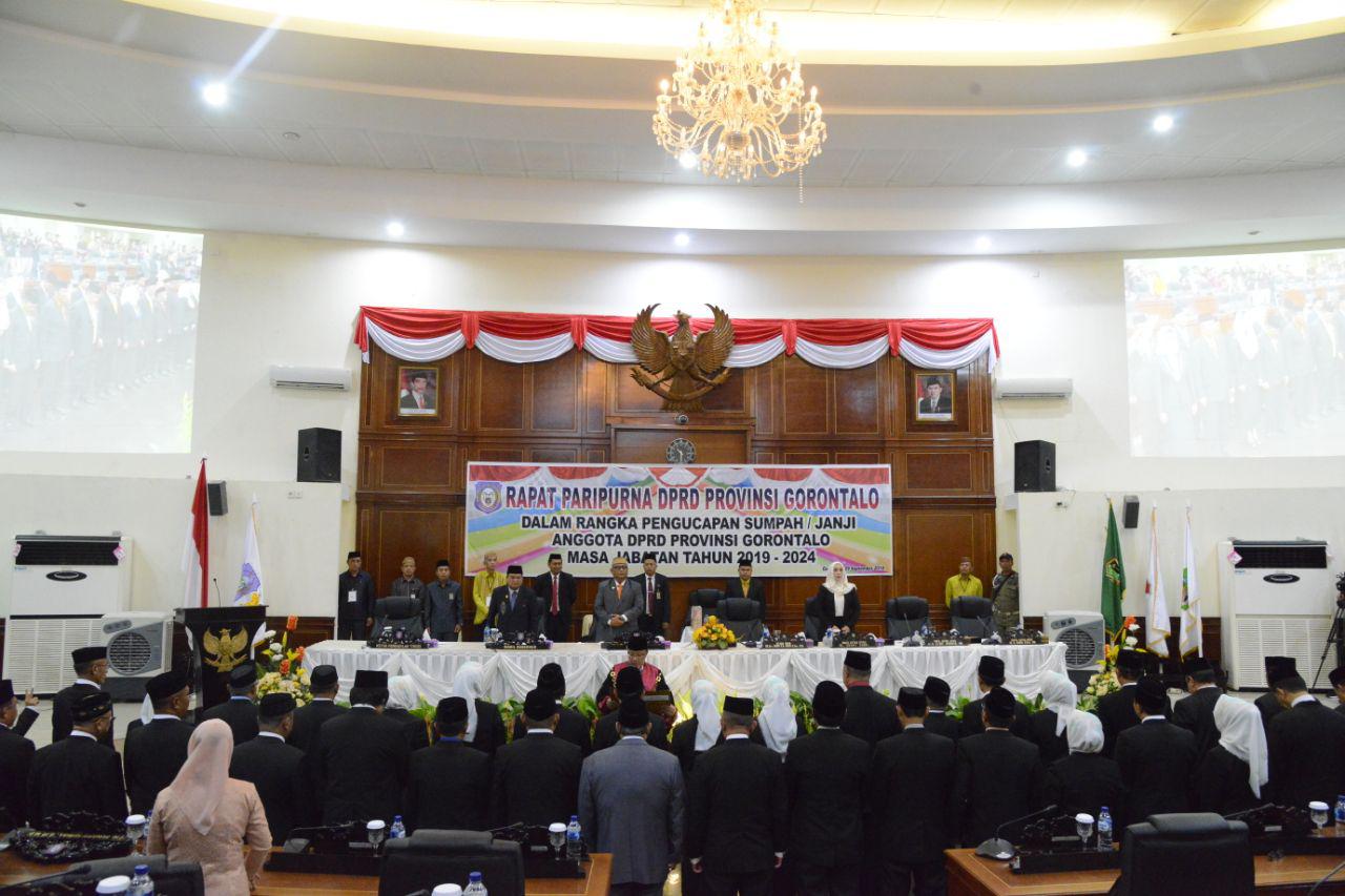  45 Anggota DPRD Provinsi Gorontalo Dilantik