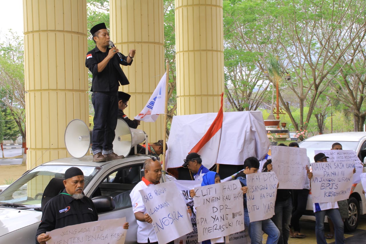  FSPMI Gelar Aksi Buruh Di Kantor Gubernur, Ini Tiga Tuntutannya