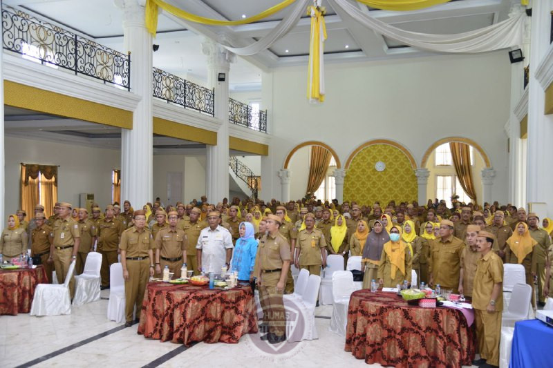  Gubernur Gorontalo Minta Pemda Seriusi Data Kemiskinan