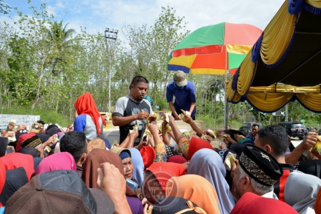  Warga Botupingge Nikmati Pasar Murah Pemprov Gorontalo