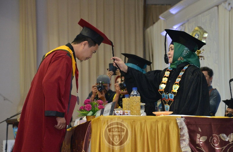  UBM Gorontalo Perdana Gelar Wisuda Diploma dan Sarjana