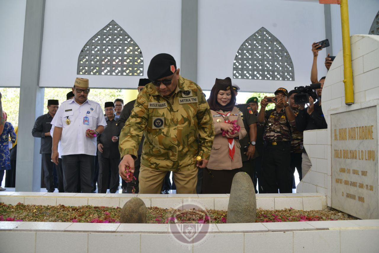  Momentum Hari Patriotik Makam Nani Wartabone Diperindah