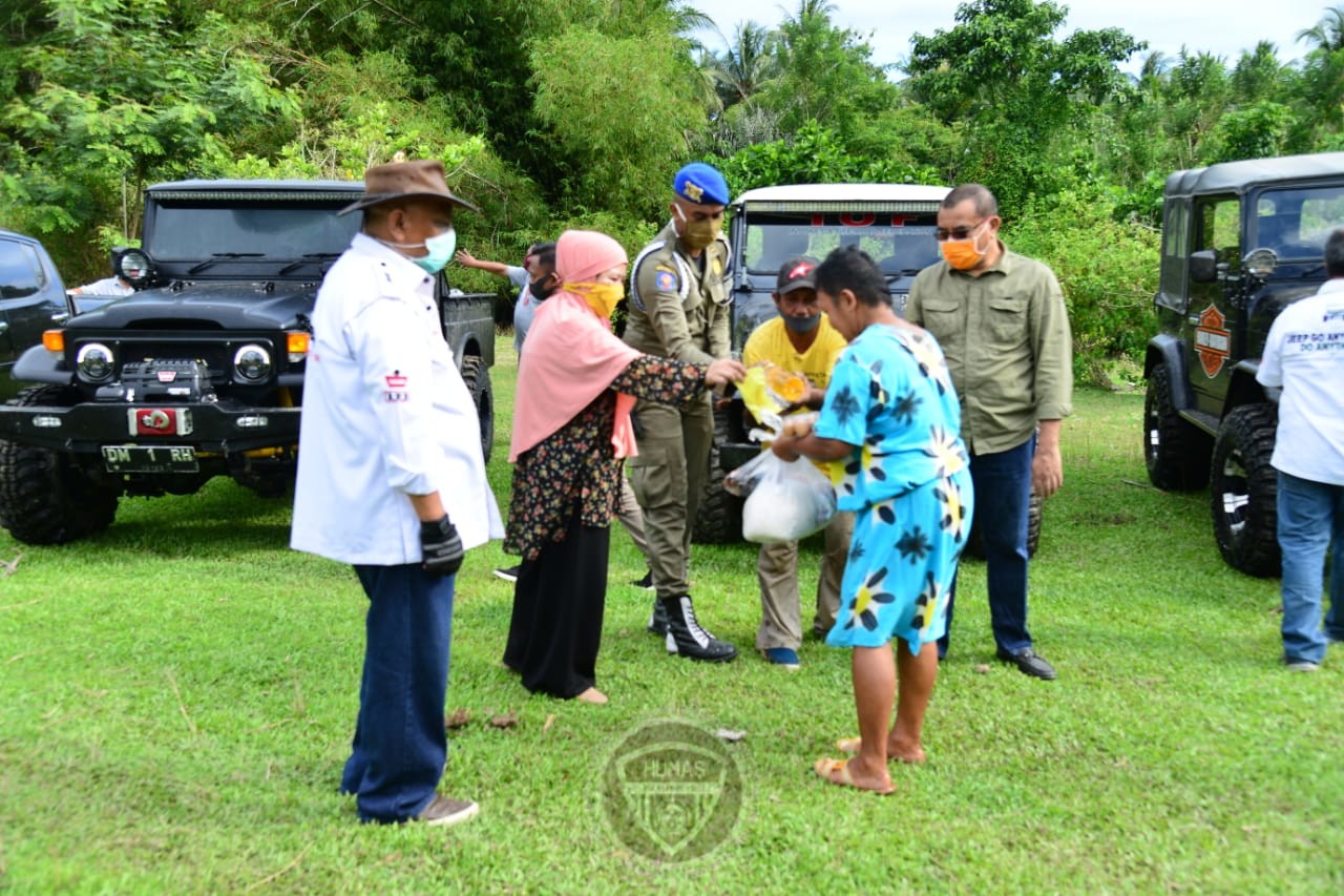  Gubernur Gorontalo Sisir Pelosok Tapa Untuk Bagi Sembako