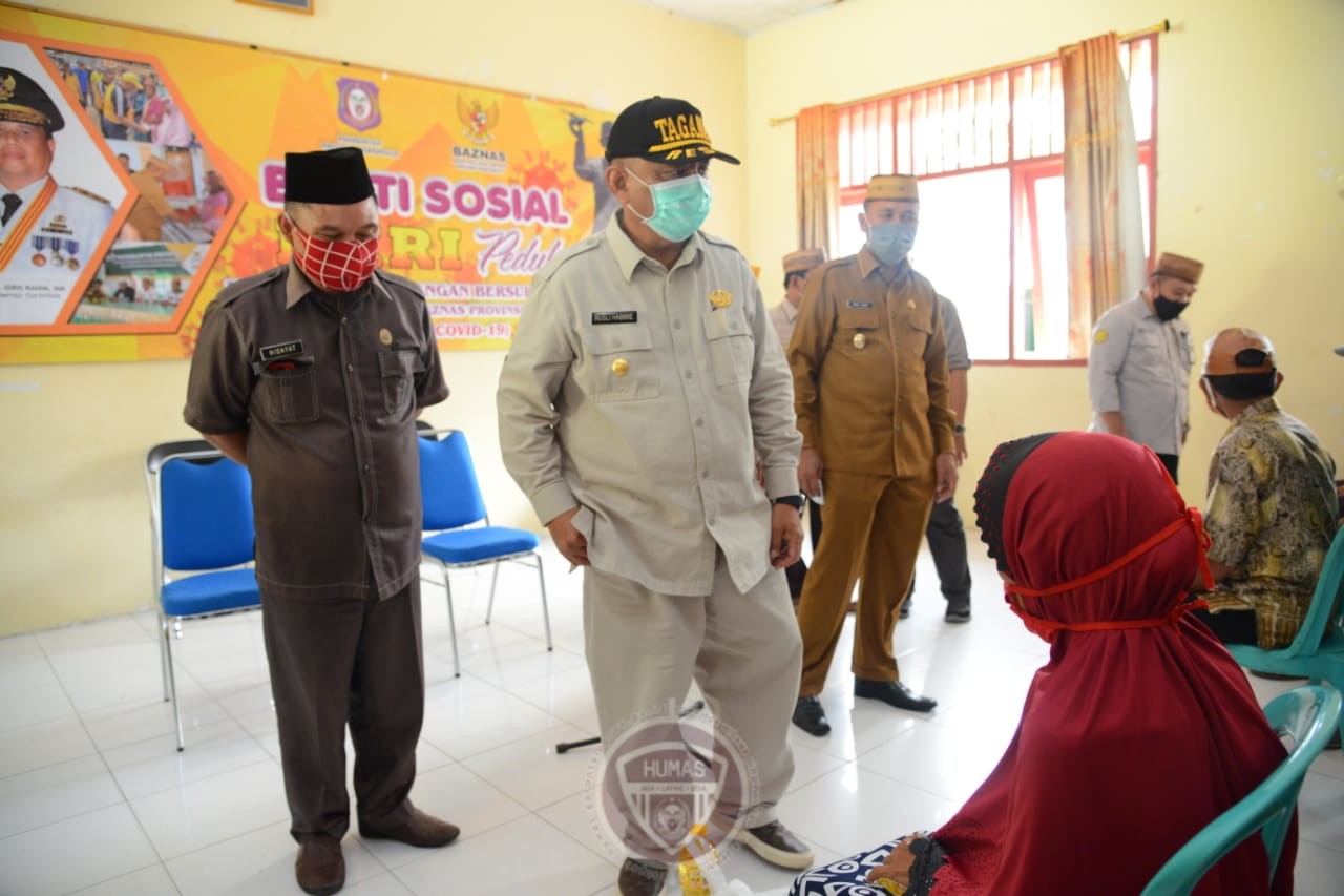  Warga Kecamatan Botumoito-Mananggu Terima Bantuan Pangan Bersubsidi