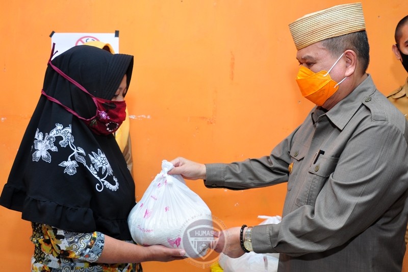  Enam Ton Beras Cadangan Pemprov Gorontalo Disalurkan