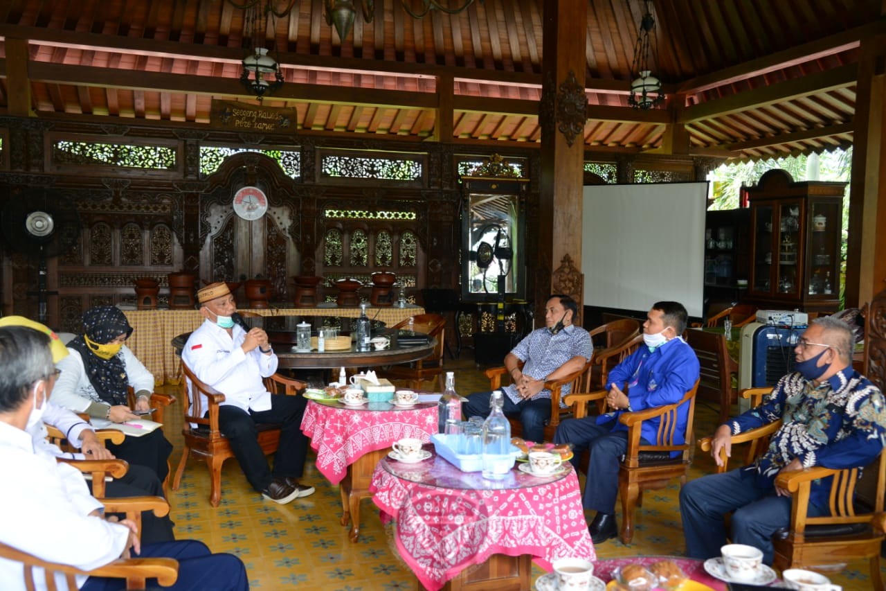  Audiens Dengan Gubernur, Pembimas Kristen Minta Tambahan Guru Agama