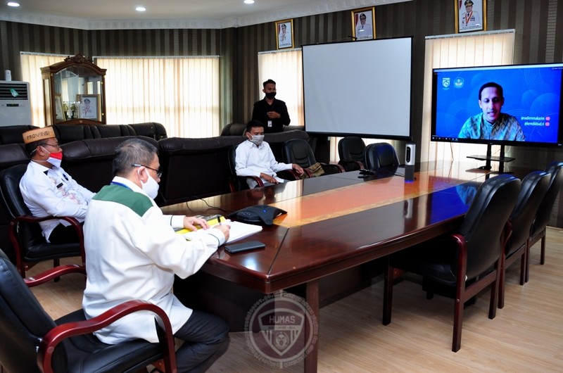  Kemendikbud Terbitkan Kurikulum Darurat Pandemi Covid-19