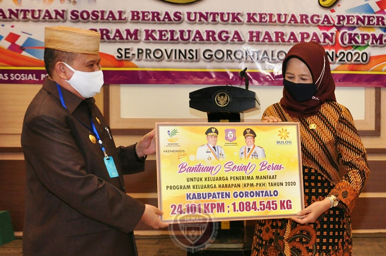  Pemprov Gorontalo Salurkan Bantuan Sosial Beras KPM PKH