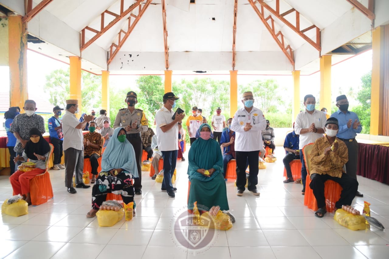  700 Warga Wonggarasi Terima Bantuan Pangan Bersubsidi