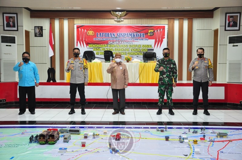  Polda Gorontalo Gelar Latihan Sispamkota Pilkada Serentak