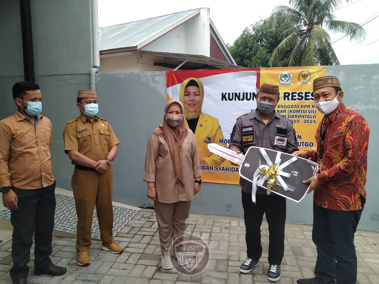  Yayasan Ummu Syahidah Terima Mobil CSR Bank Sulutgo