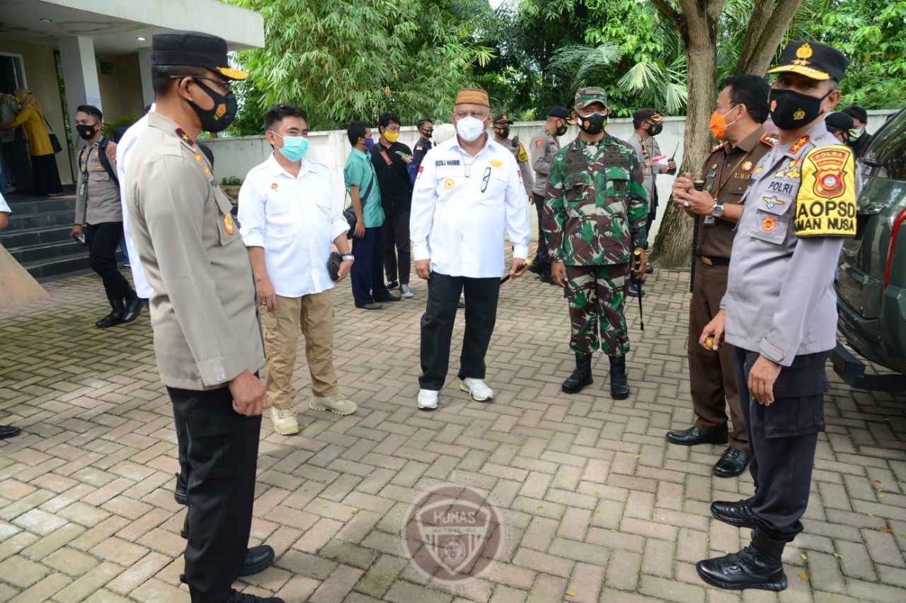  Gubernur Gorontalo dan Forkopimda Tinjau Tempat Penyimpanan Vaksin Covid-19