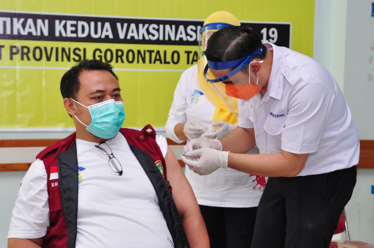  Penyuntikan Vaksin Covid-19 Dosis Kedua di Gorontalo Dimulai