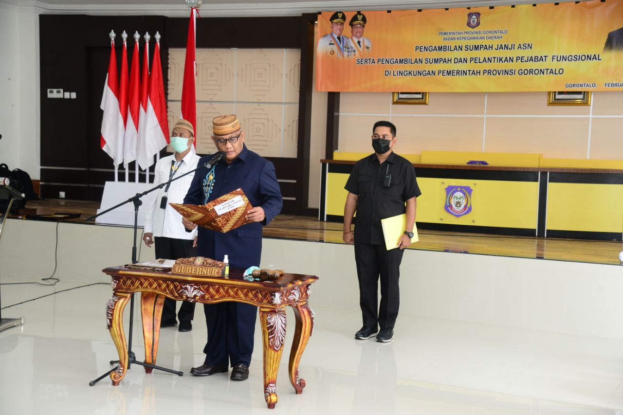  Inilah Harapan Gubernur Saat melantik Ratusan Pejabat