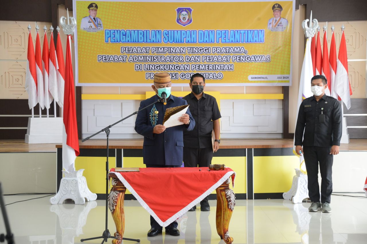  Gorontalo Governor Rusli Habibie Inaugurated virtually 71 Provincial Government Officials